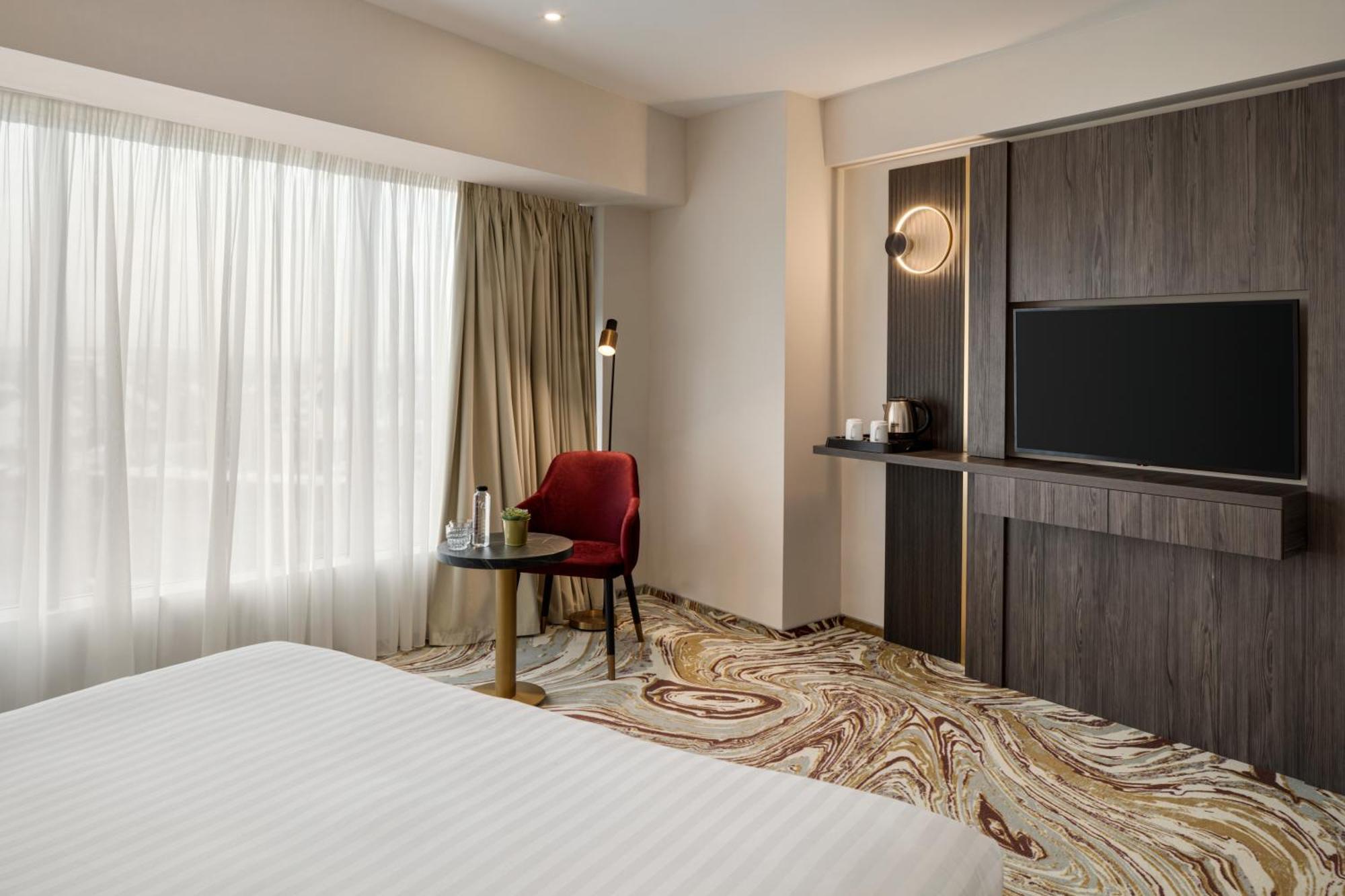 Ramada By Wyndham Bucharest Otopeni Airport Exterior photo